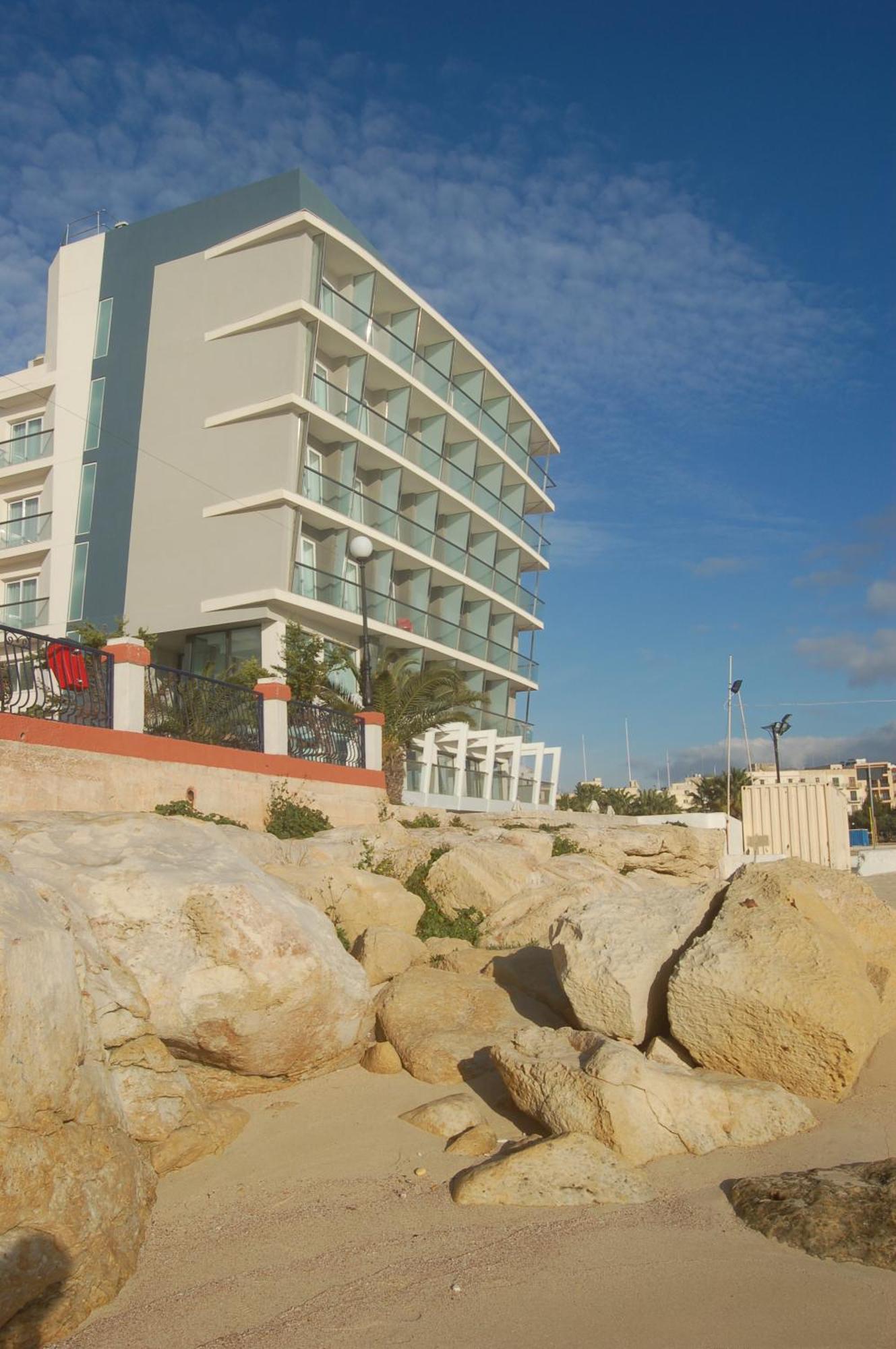 Water'S Edge Hotel Birżebbuġa Exteriör bild