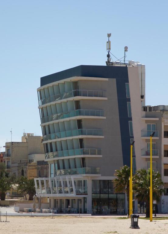 Water'S Edge Hotel Birżebbuġa Exteriör bild