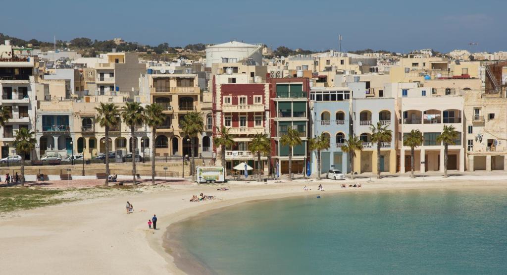 Water'S Edge Hotel Birżebbuġa Exteriör bild