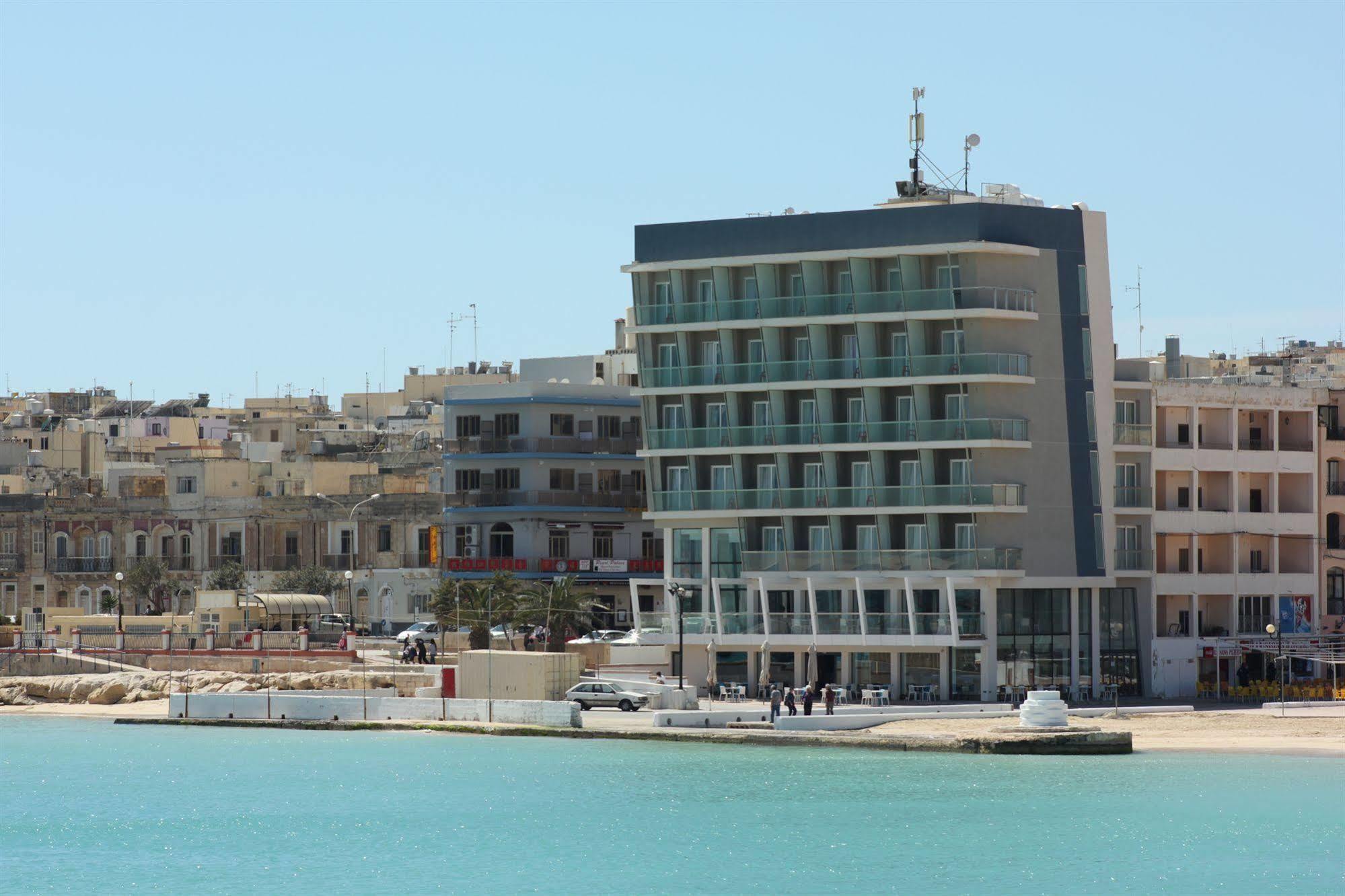 Water'S Edge Hotel Birżebbuġa Exteriör bild