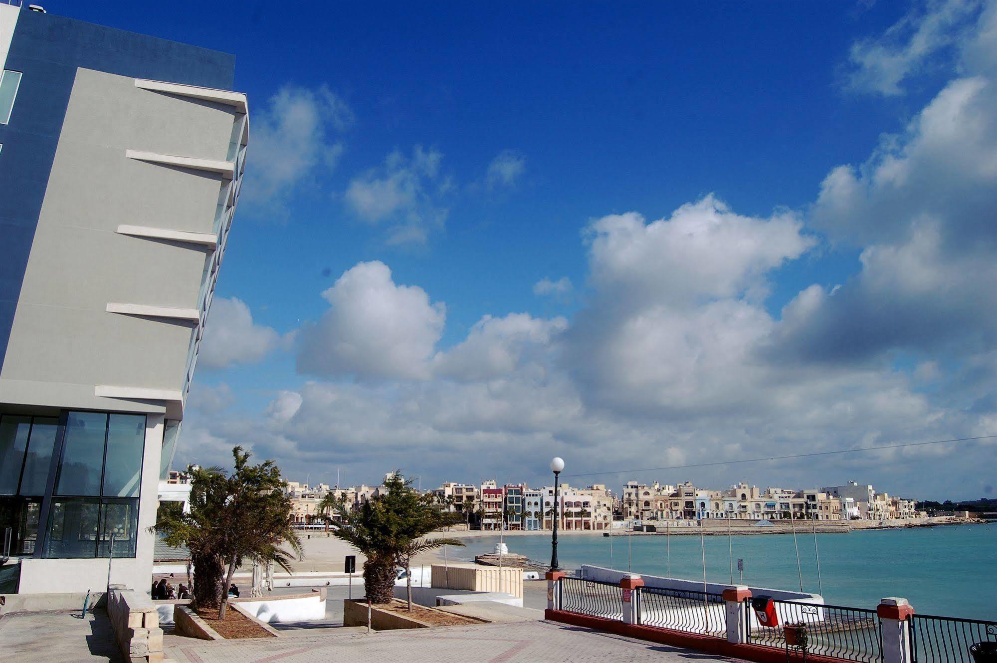 Water'S Edge Hotel Birżebbuġa Exteriör bild