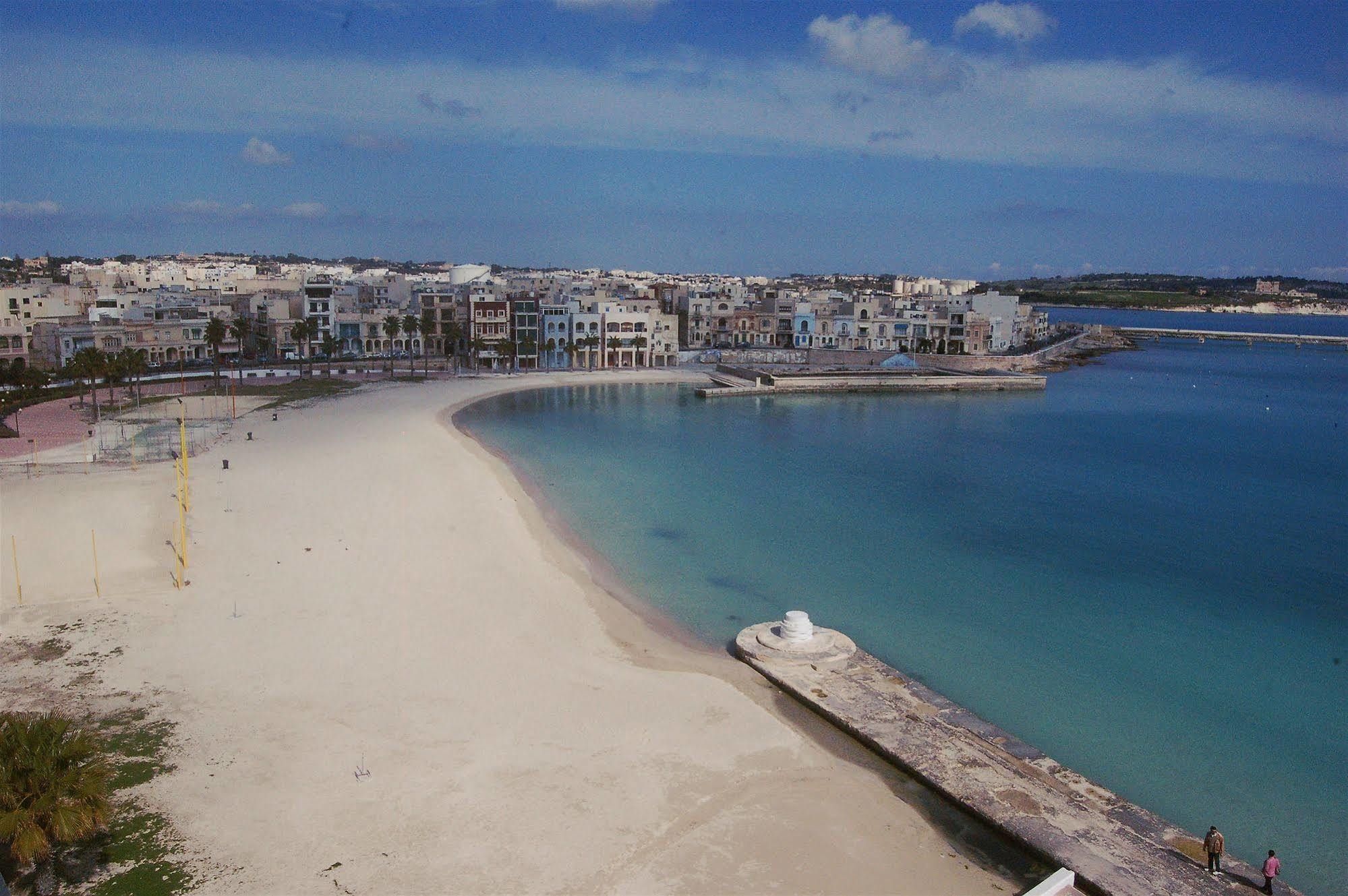 Water'S Edge Hotel Birżebbuġa Exteriör bild